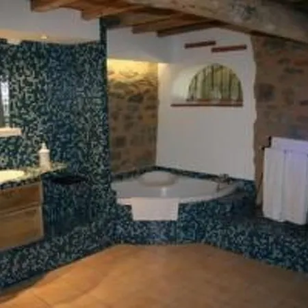 85 M² La Chapelle Fuer Fuenf Personen By Interhome דירה Le Tech