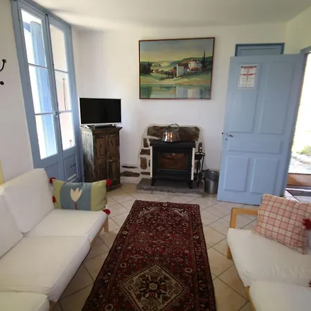 85 M² La Chapelle Fuer Fuenf Personen By Interhome דירה Le Tech